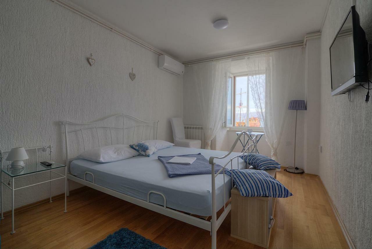 Apartments & Rooms Josephine Senj  Dış mekan fotoğraf