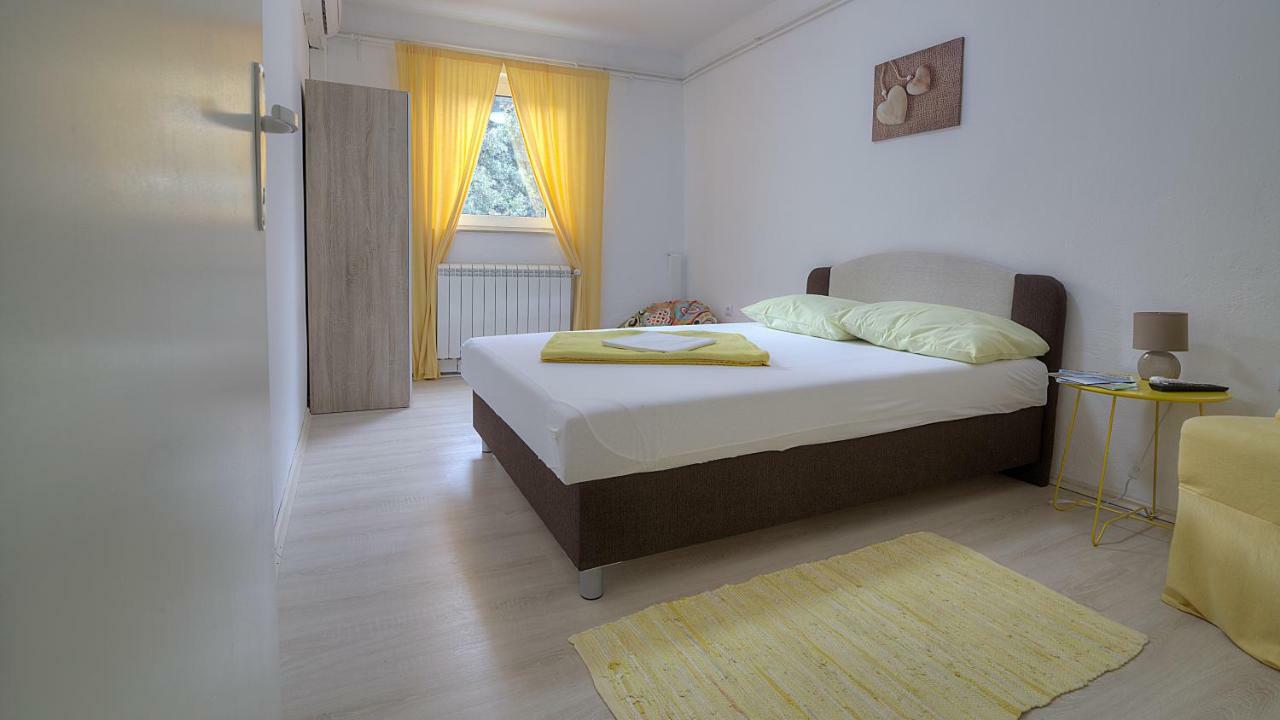 Apartments & Rooms Josephine Senj  Dış mekan fotoğraf