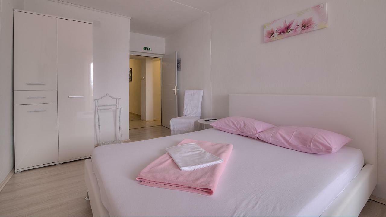 Apartments & Rooms Josephine Senj  Dış mekan fotoğraf